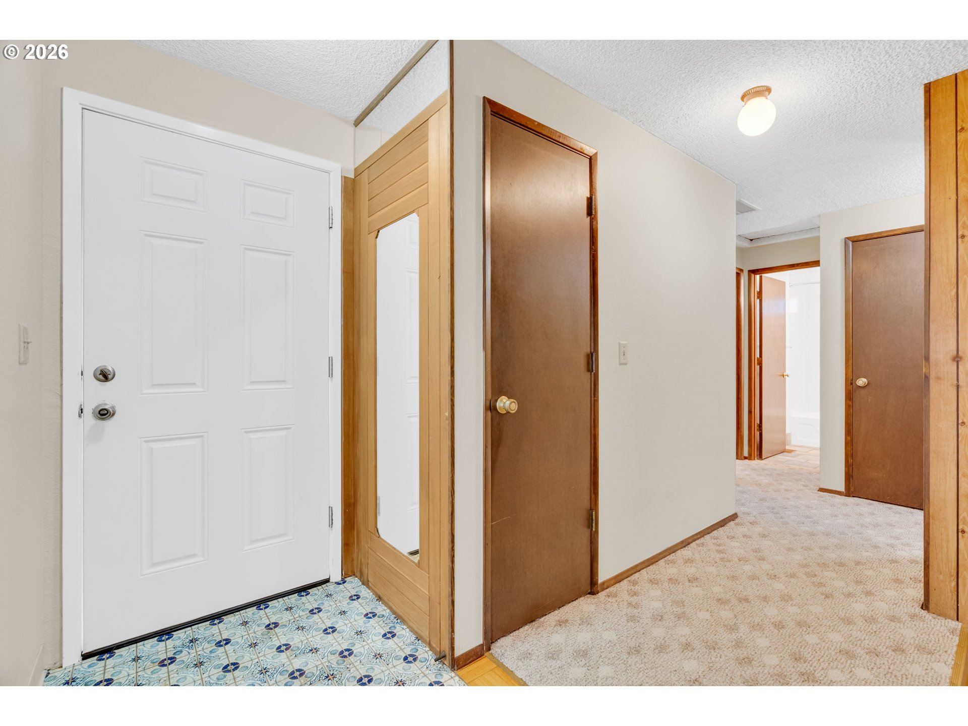 211 SW ROYAL CT