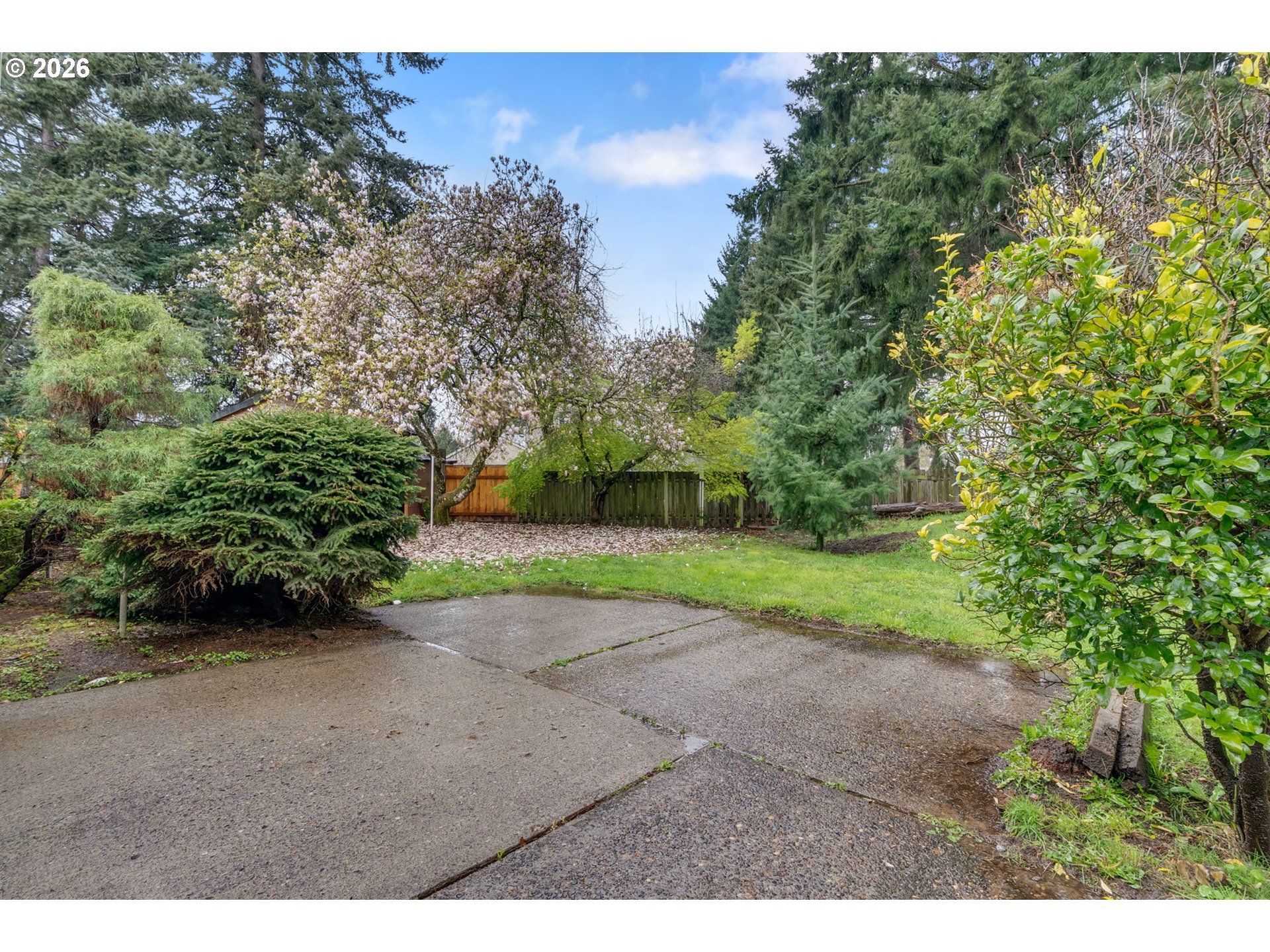 211 SW ROYAL CT