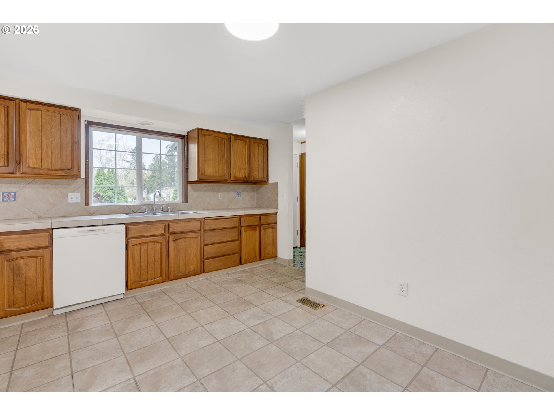 211 SW ROYAL CT