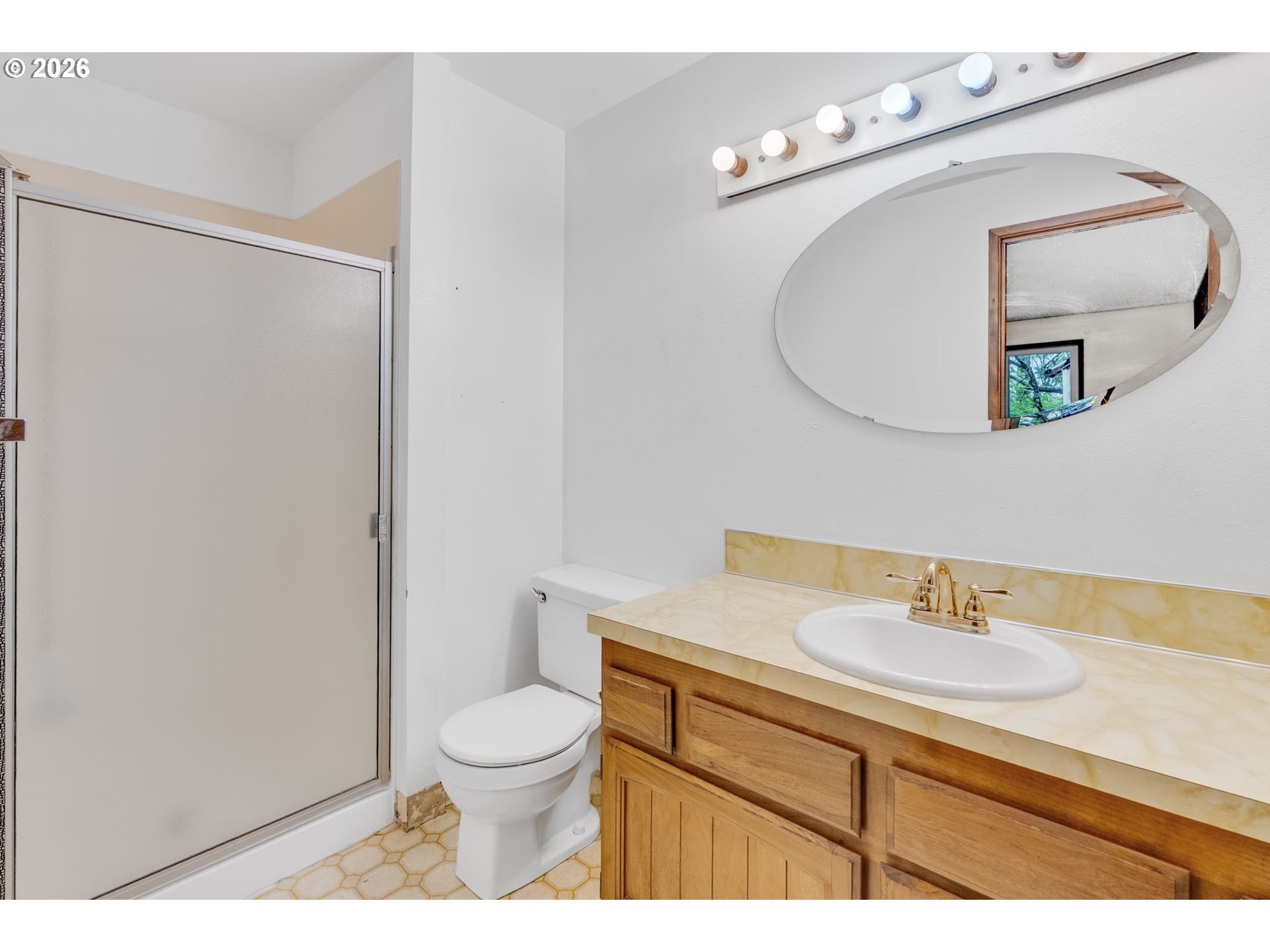 211 SW ROYAL CT