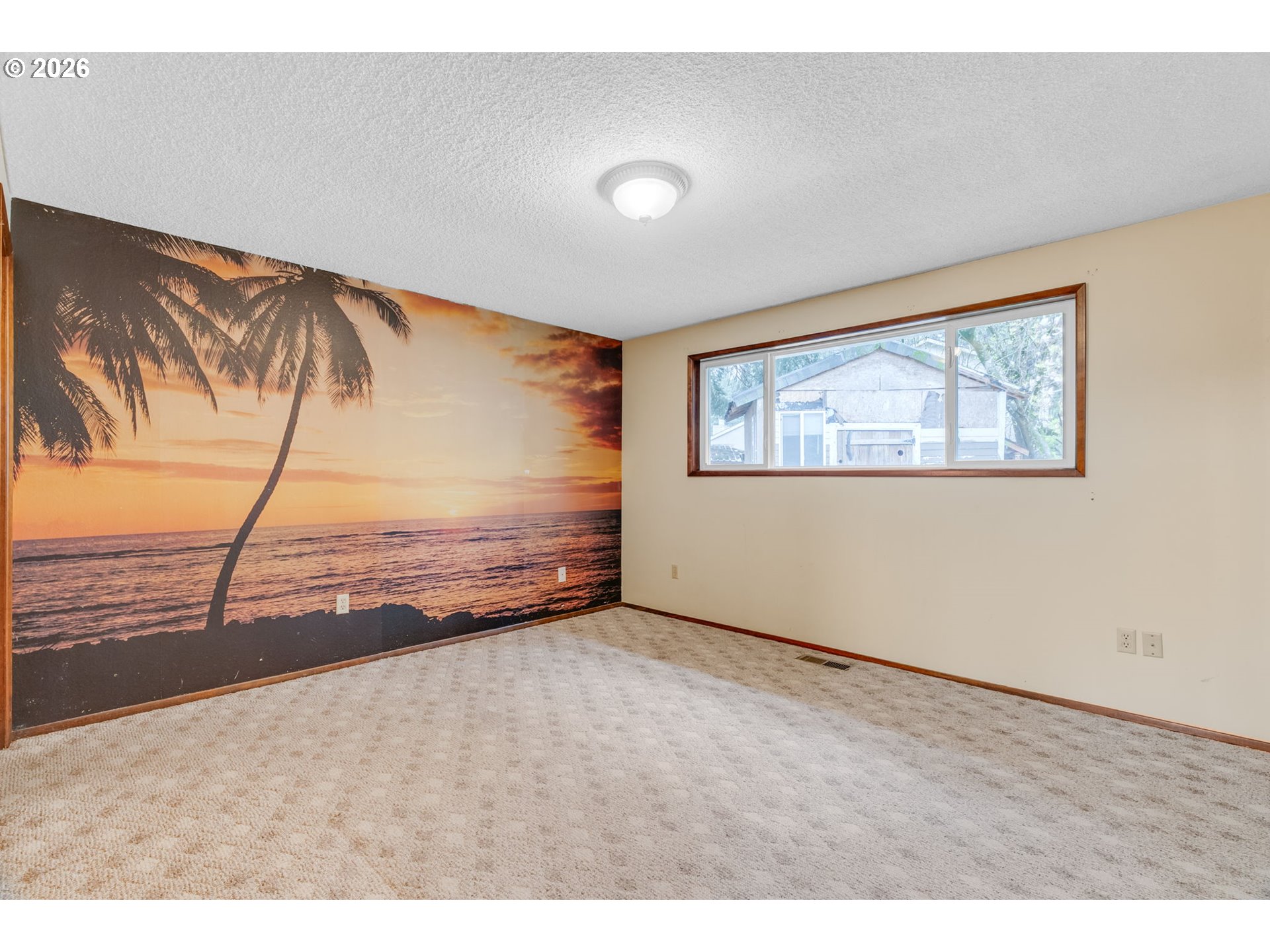 211 SW ROYAL CT