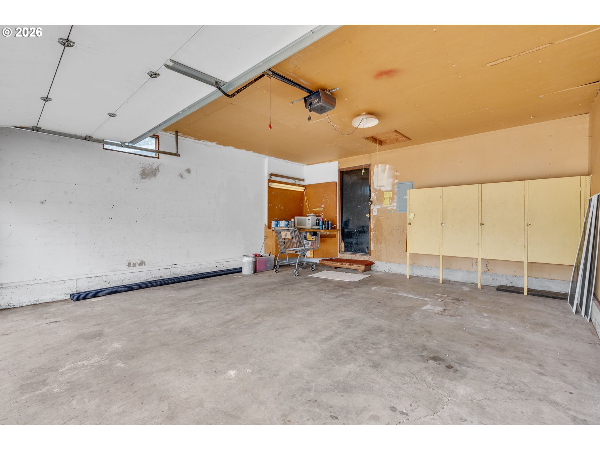 211 SW ROYAL CT