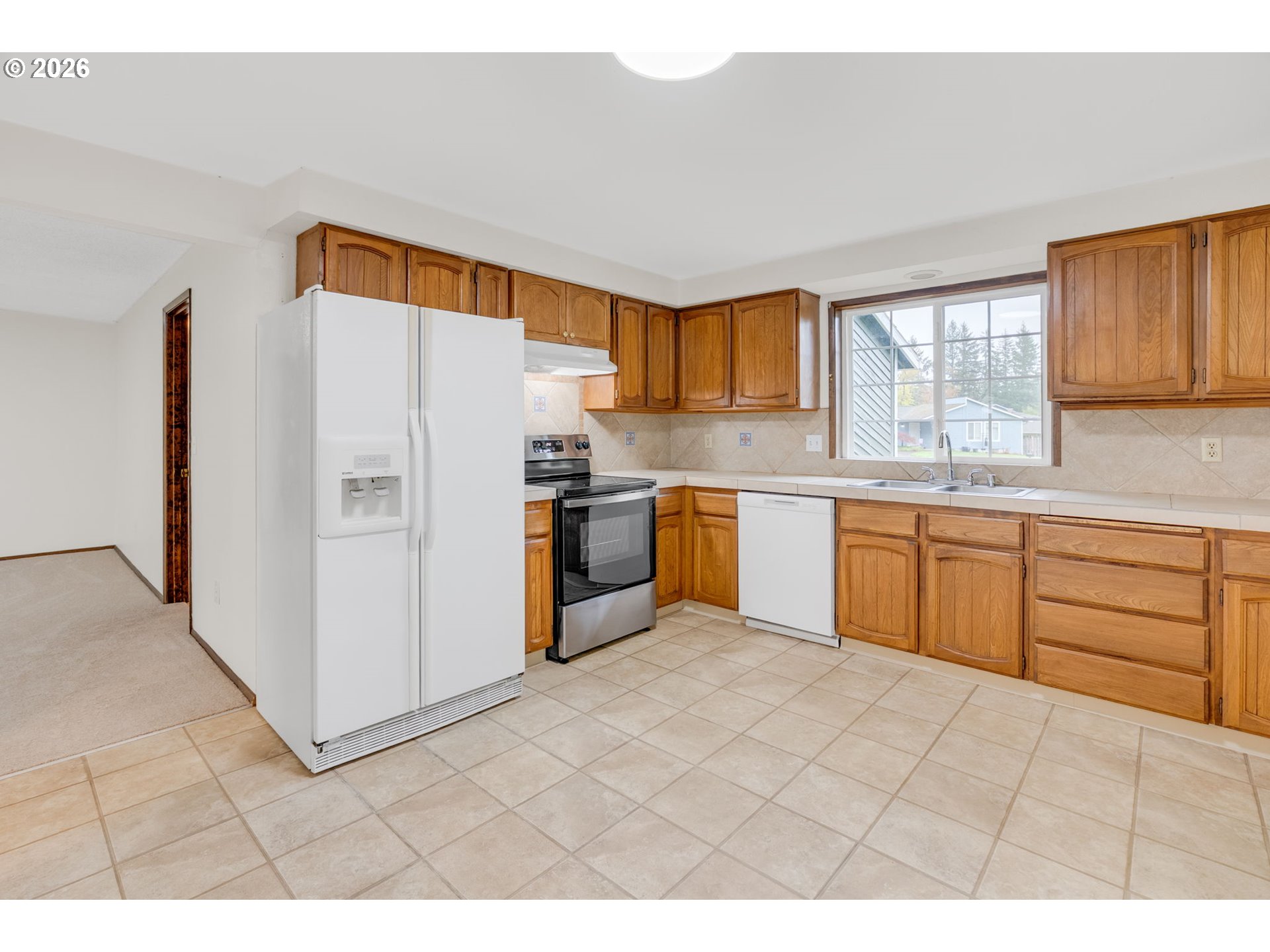 211 SW ROYAL CT