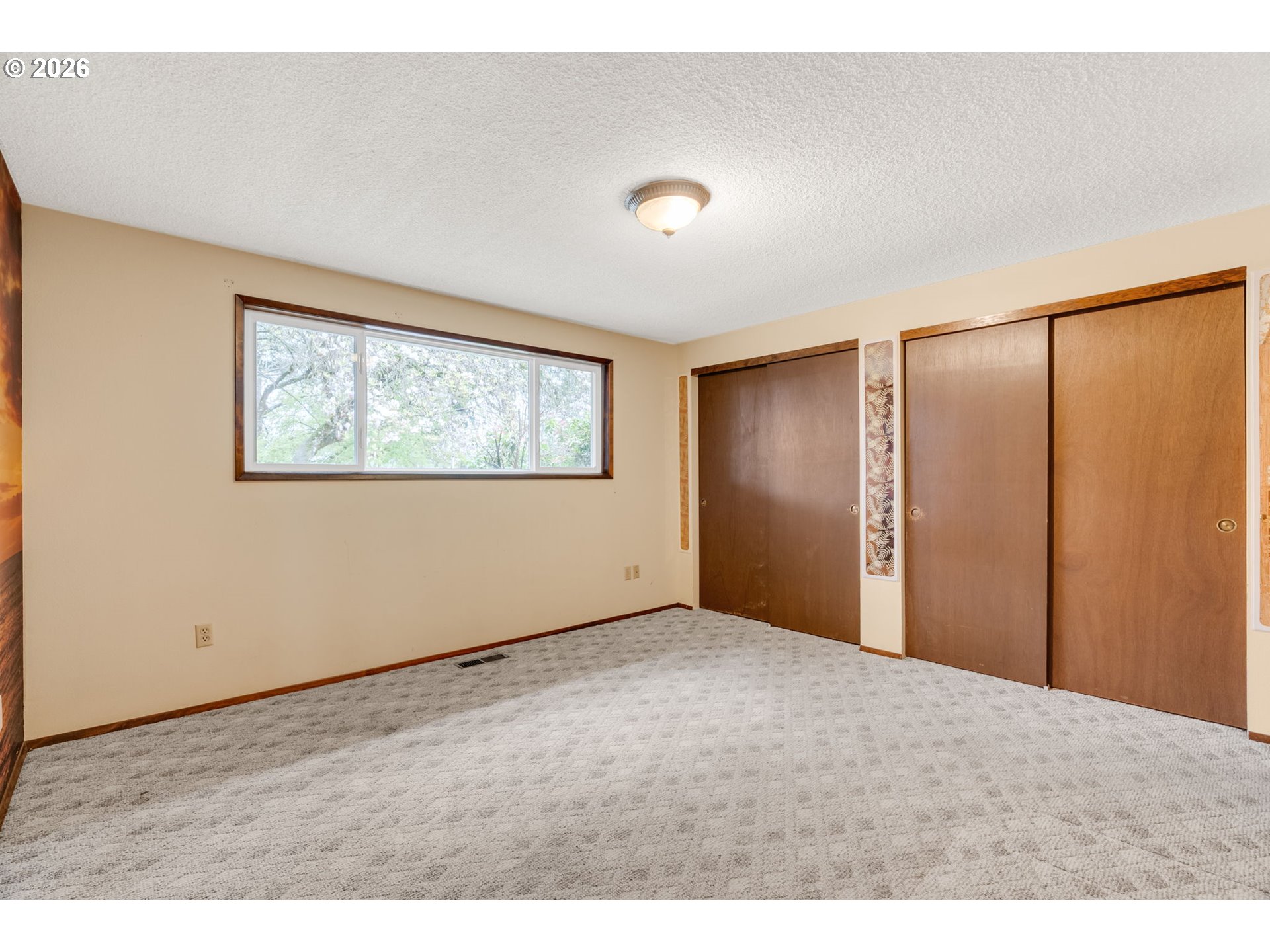211 SW ROYAL CT
