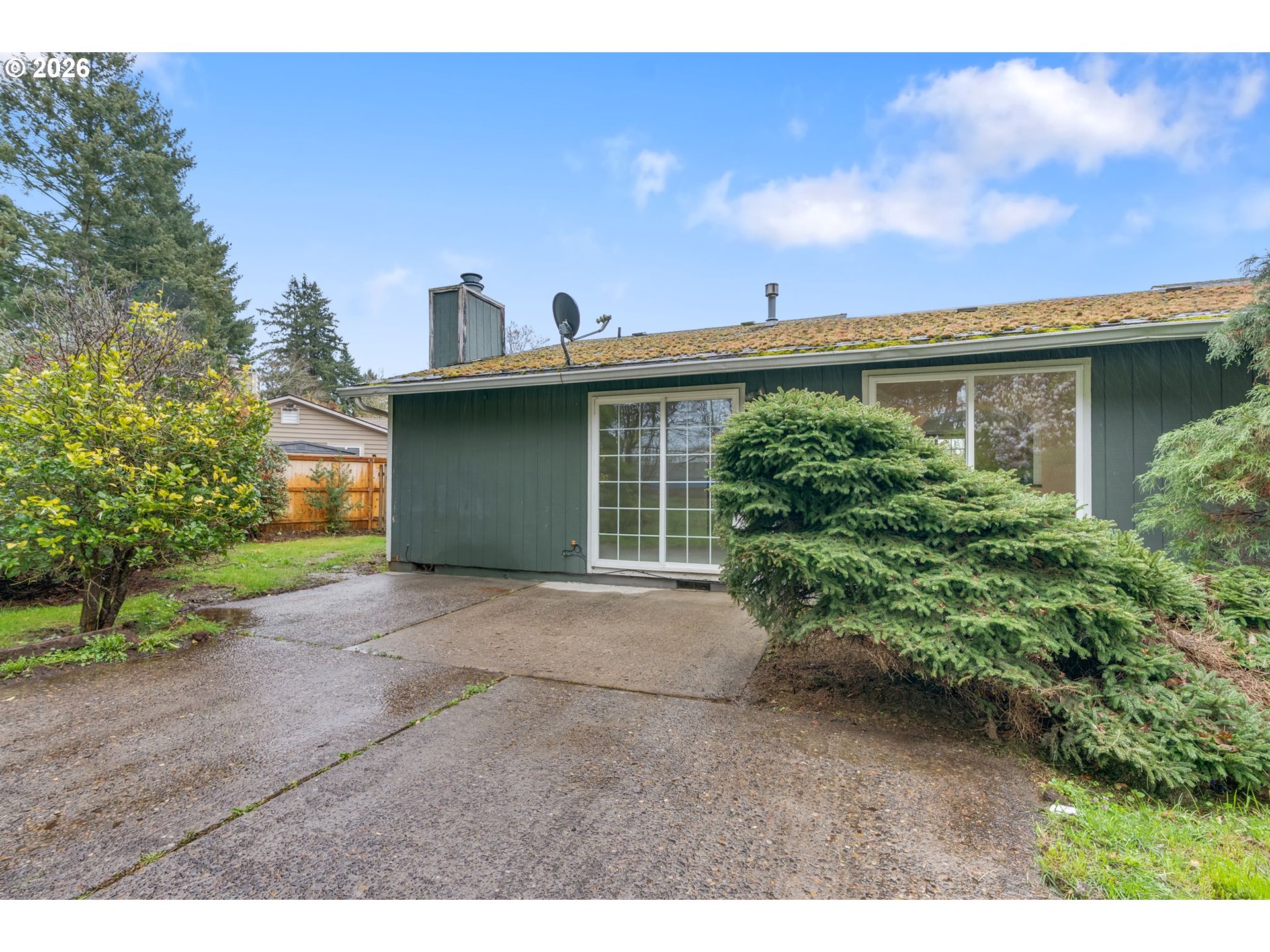211 SW ROYAL CT