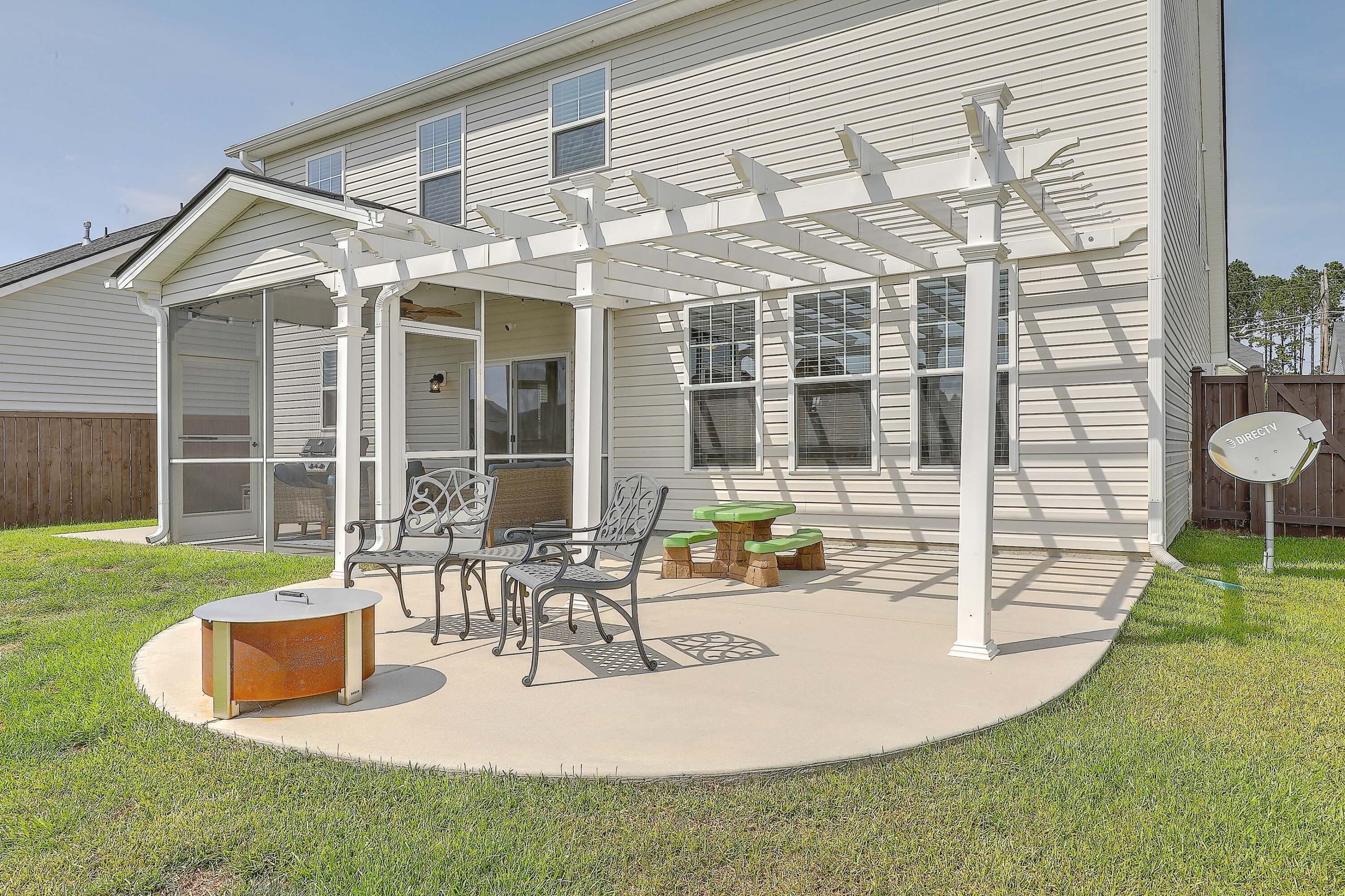 208 Bigleaf Court