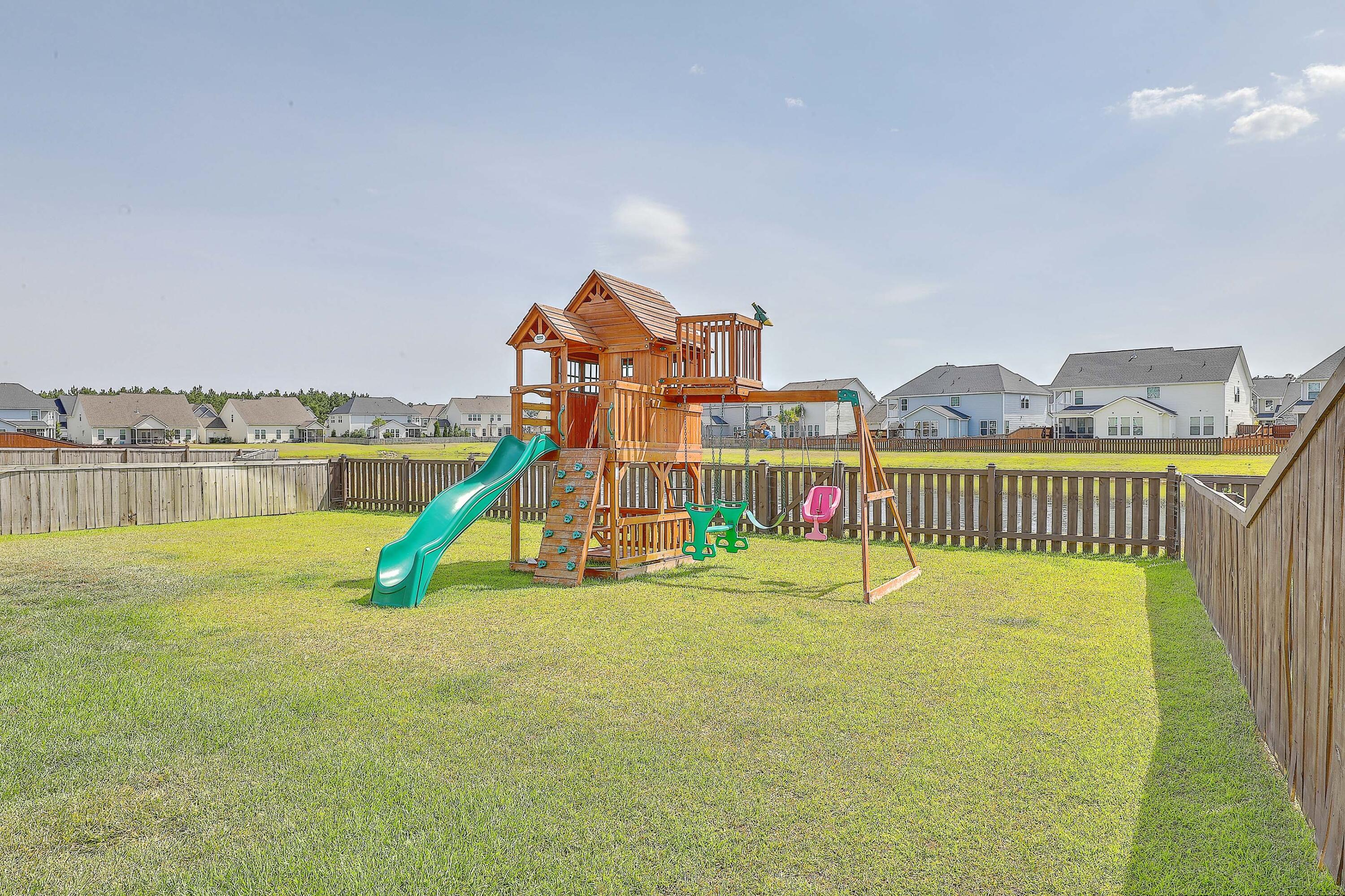 208 Bigleaf Court