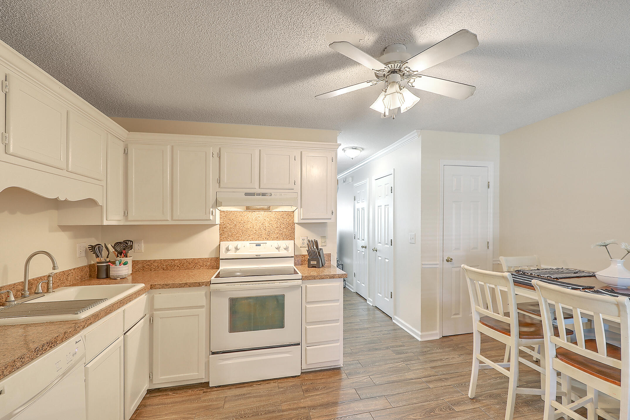 6256 Lucille Drive # D Unit: 14-D