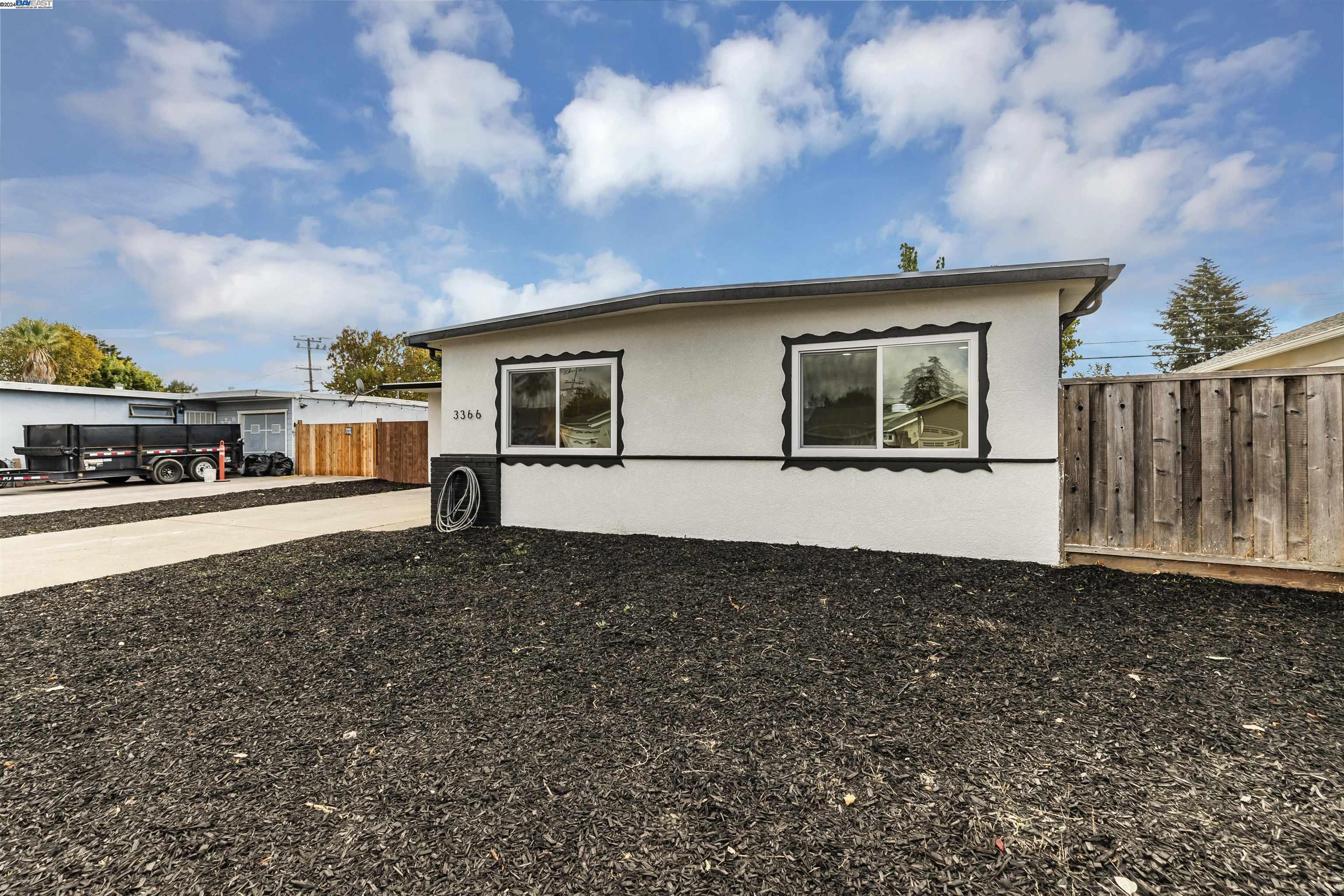 3366 Mission View