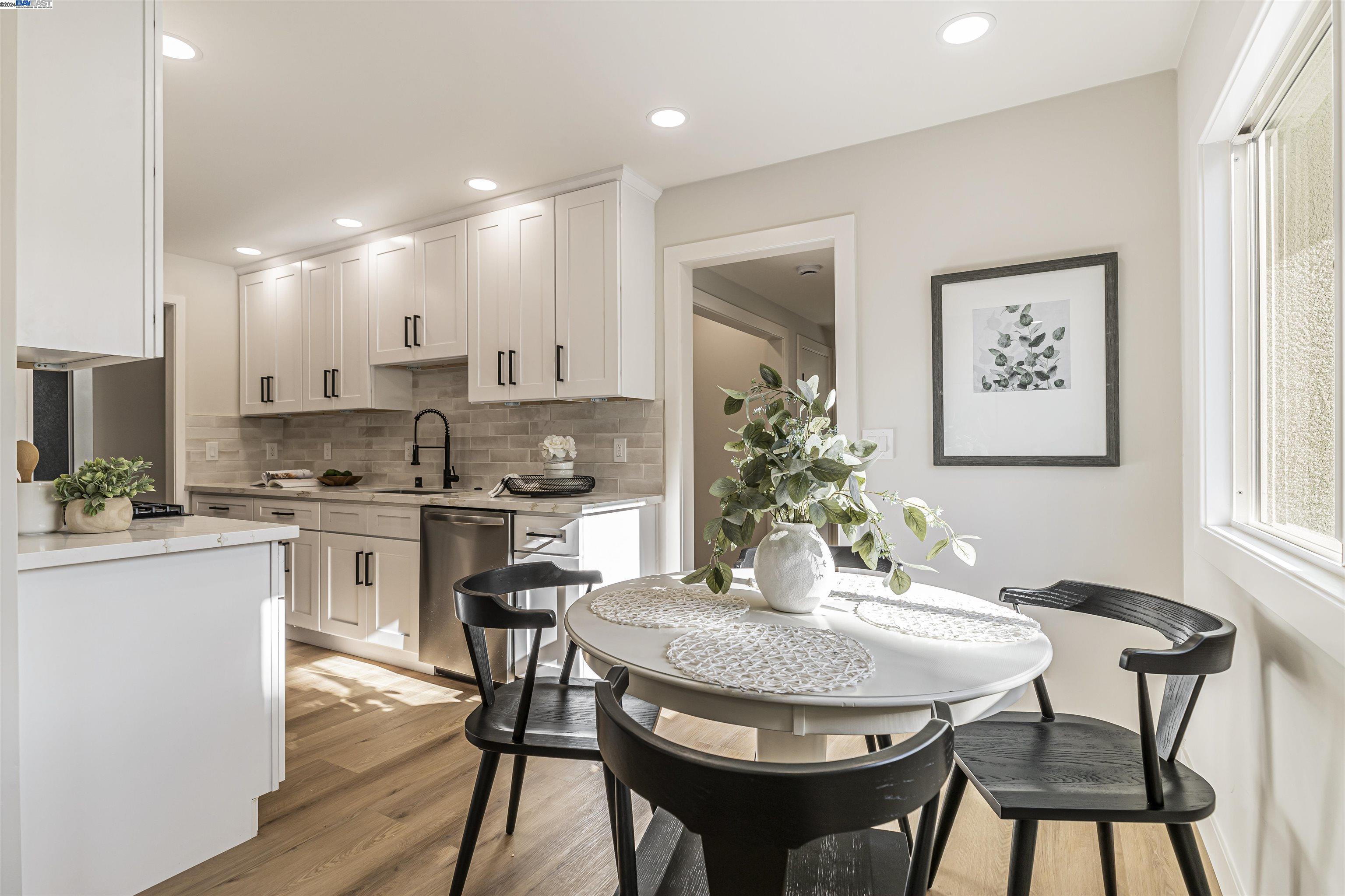3366 Mission View