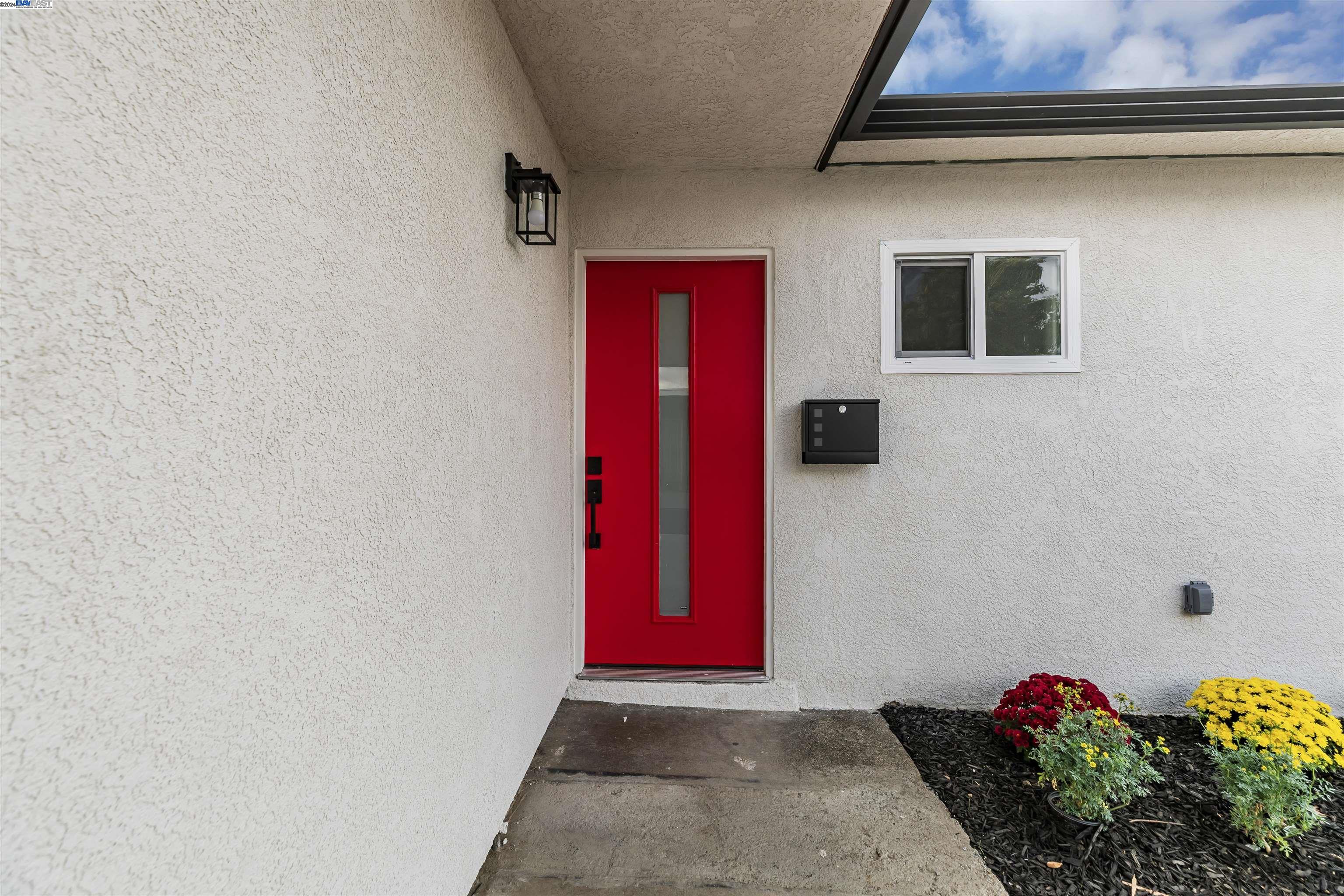 3366 Mission View