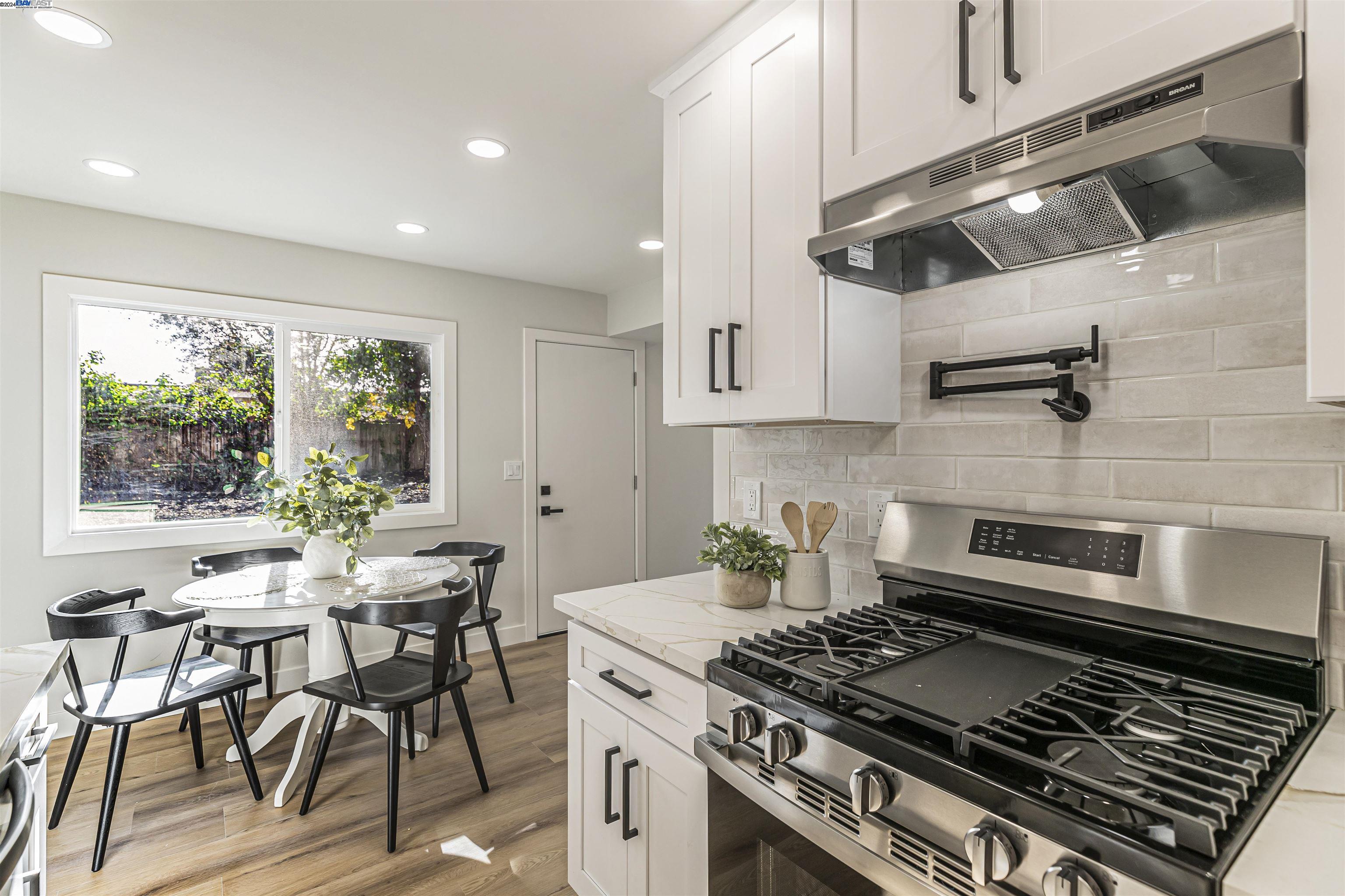 3366 Mission View
