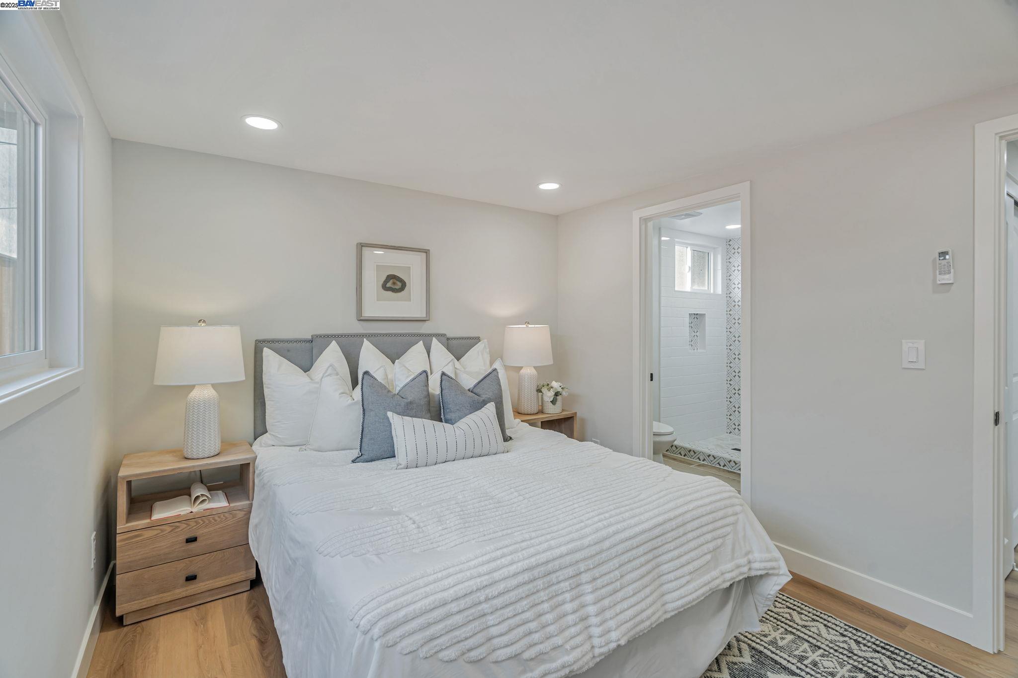 14220 Woodhaven