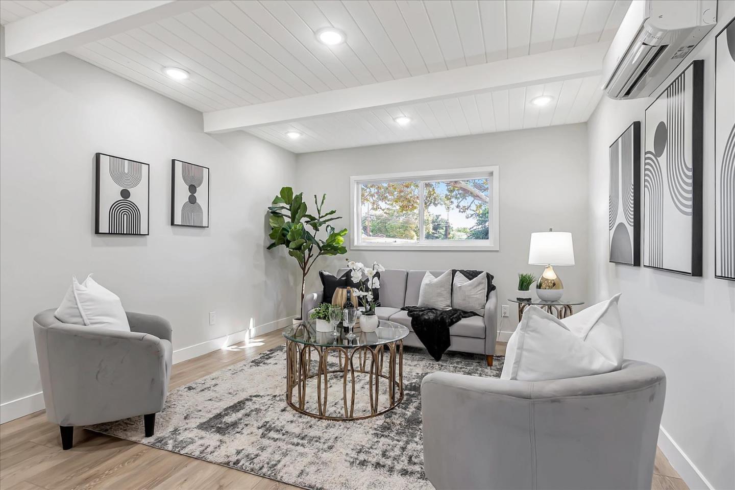 10371 Serrano