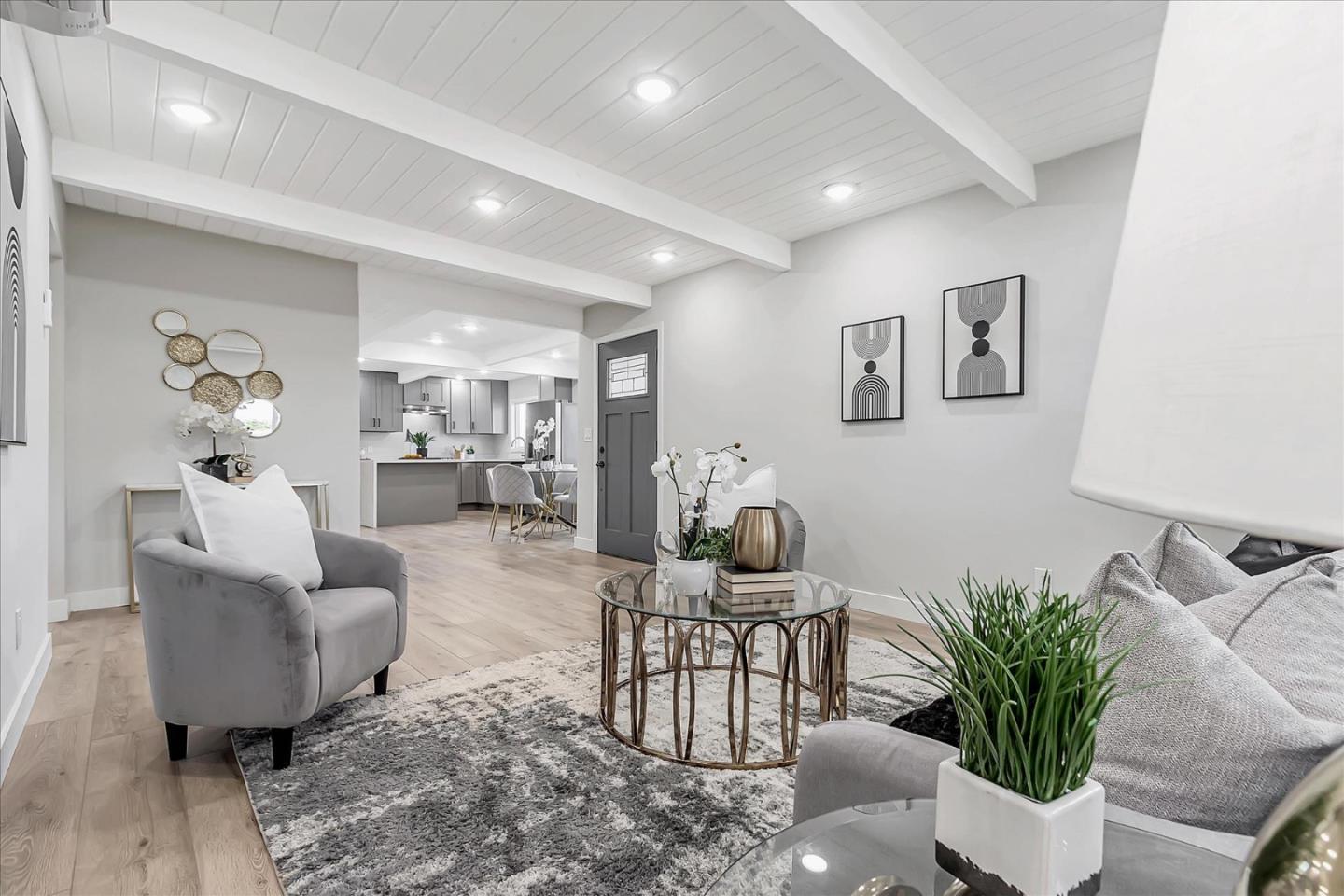 10371 Serrano