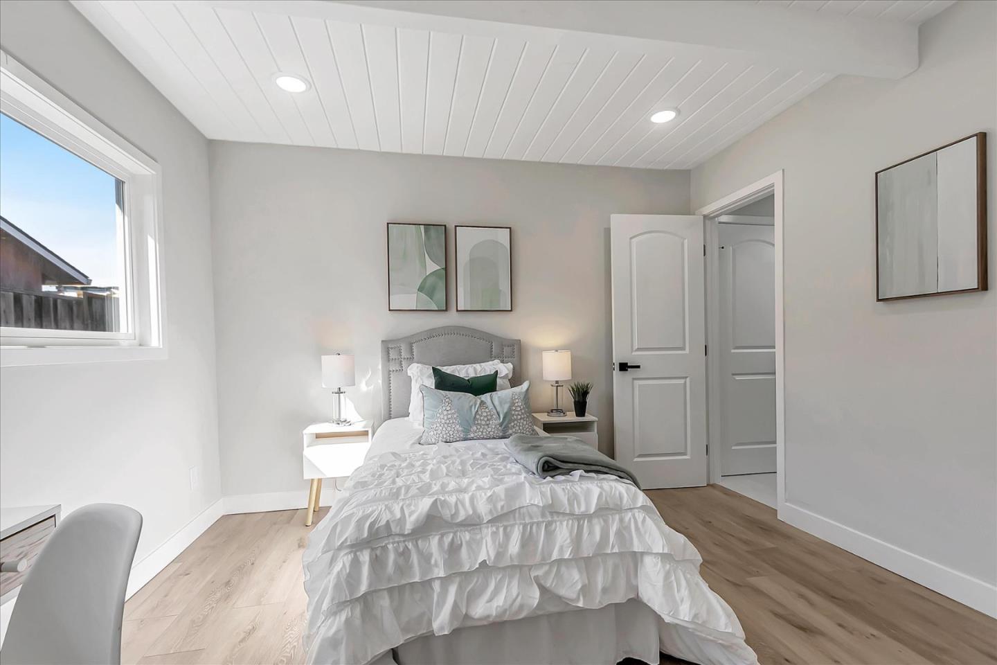 10371 Serrano