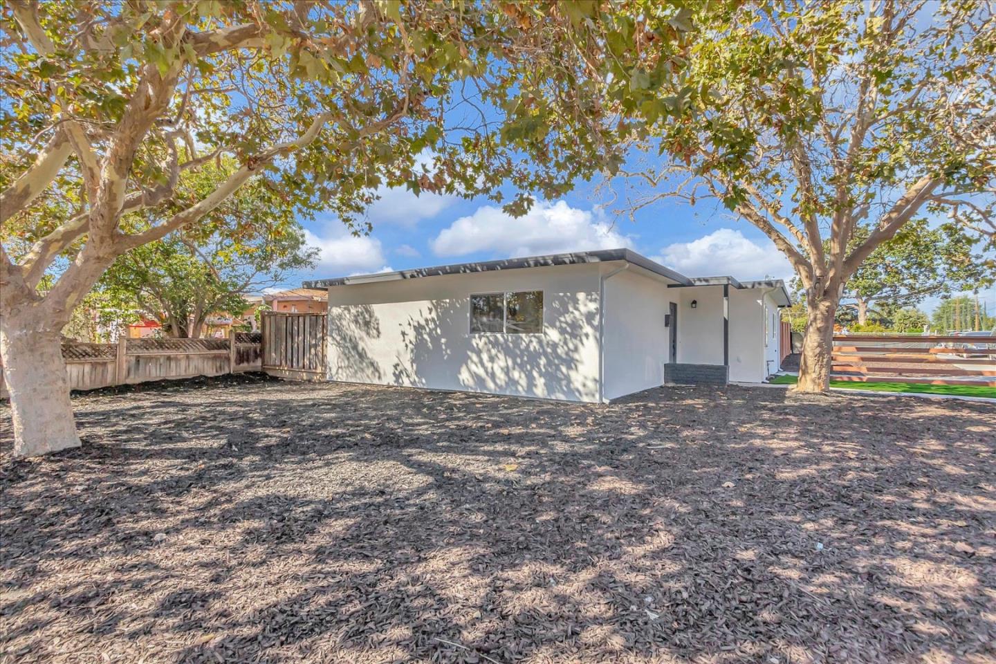 10371 Serrano