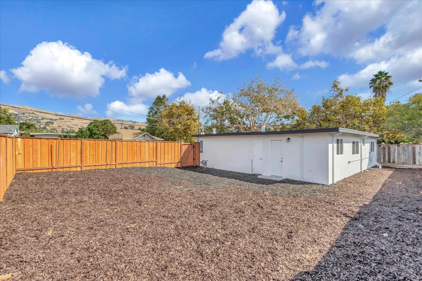 10371 Serrano
