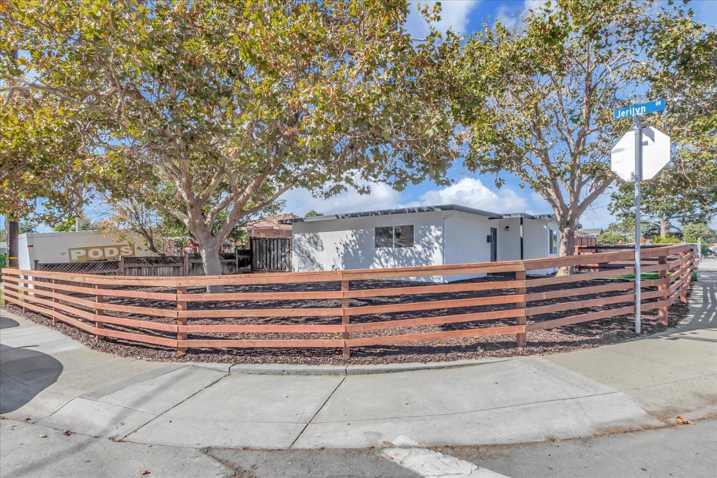 10371 Serrano