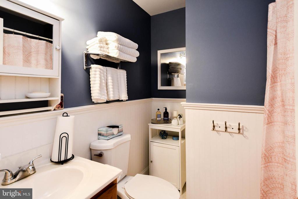 9466 SEA BREEZE COURT