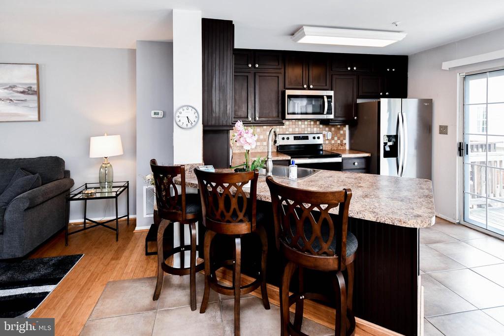 9466 SEA BREEZE COURT