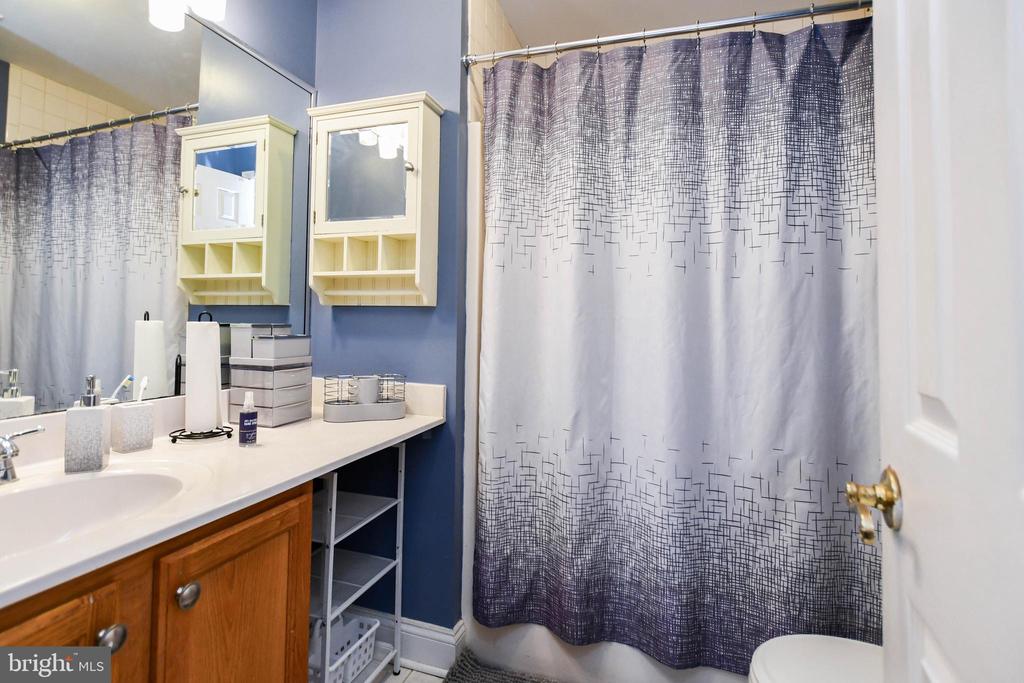 9466 SEA BREEZE COURT