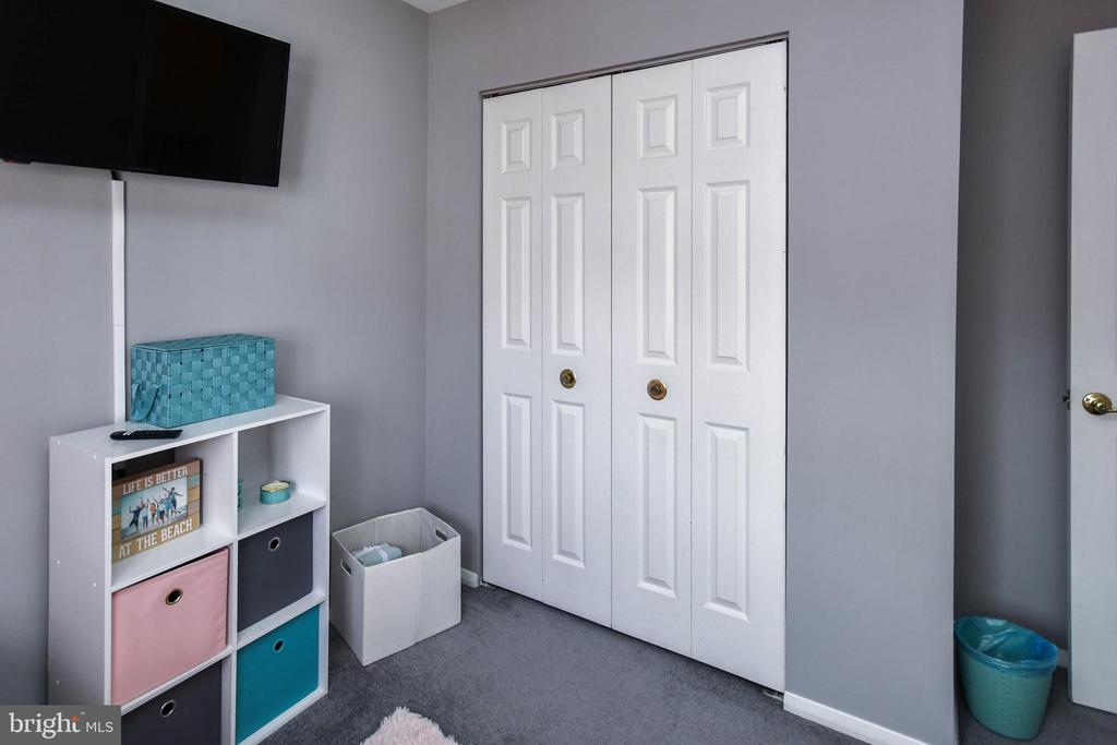 9466 SEA BREEZE COURT