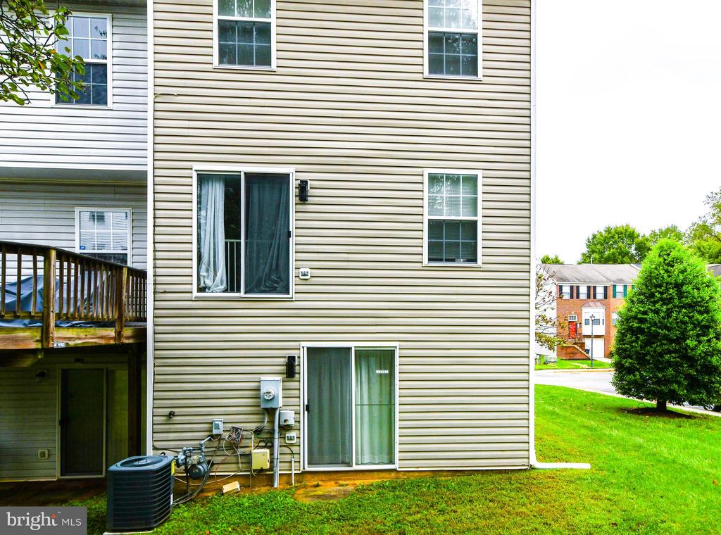 9815 BERRYWOOD COURT