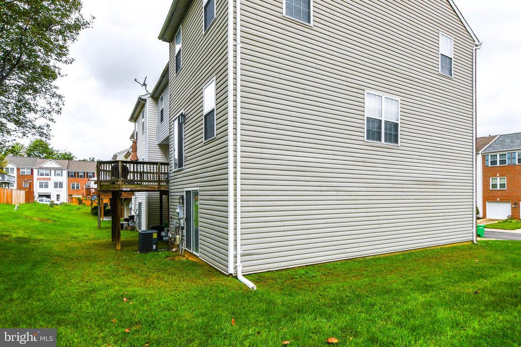 9815 BERRYWOOD COURT