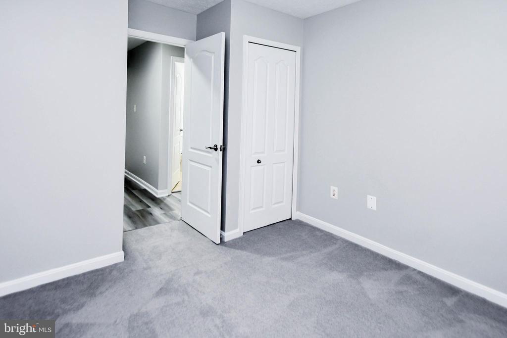 9815 BERRYWOOD COURT