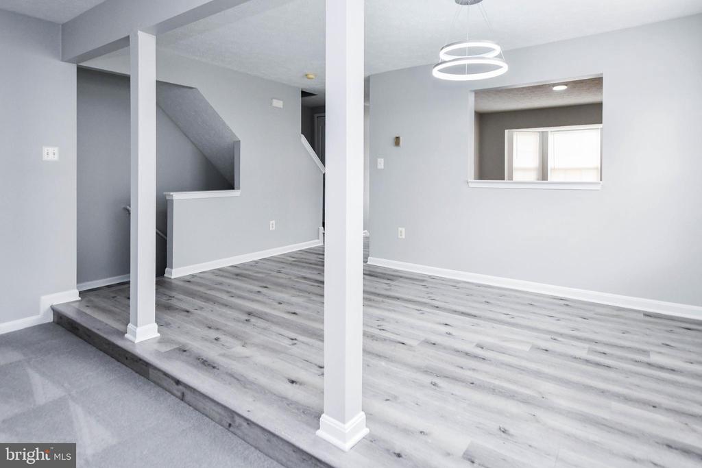 9815 BERRYWOOD COURT