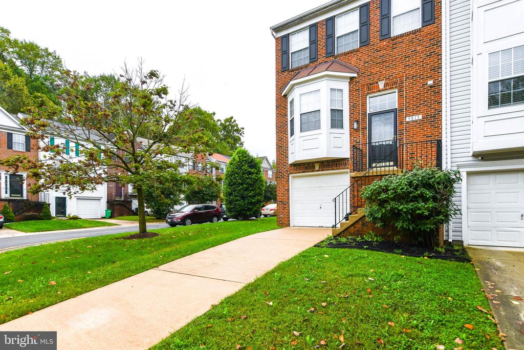9815 BERRYWOOD COURT