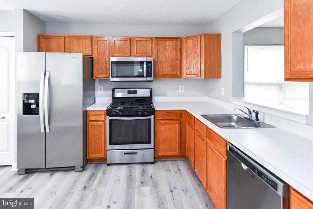 9815 BERRYWOOD COURT