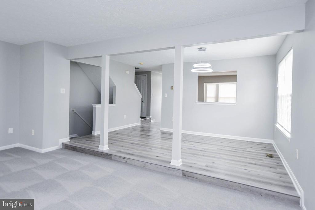 9815 BERRYWOOD COURT
