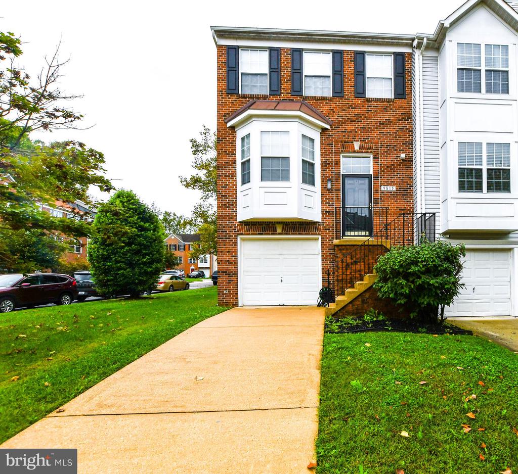 9815 BERRYWOOD COURT