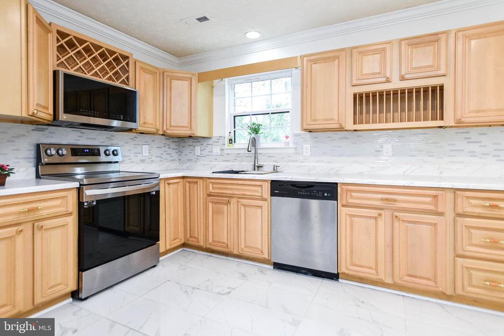 2702 BERRYWOOD LANE
