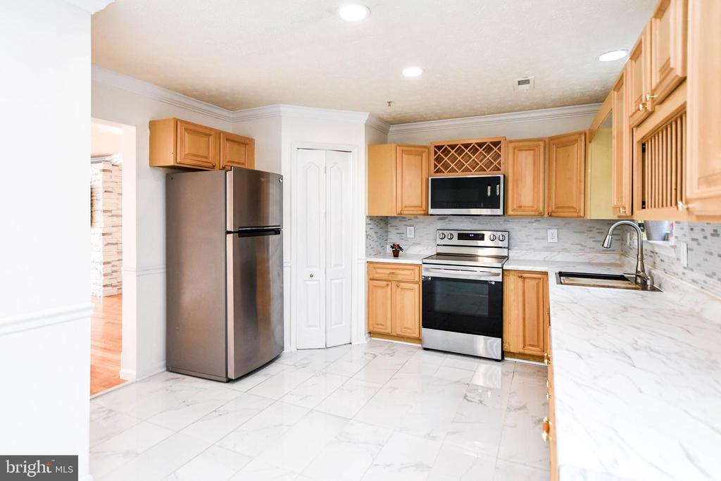 2702 BERRYWOOD LANE