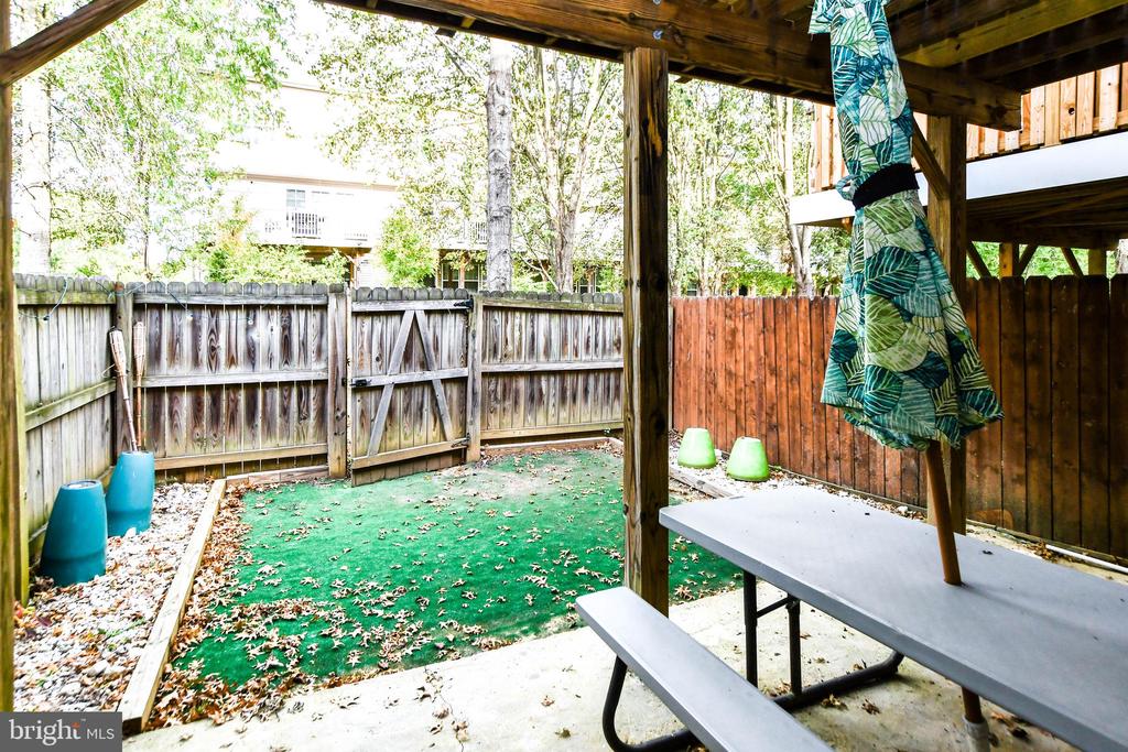 2702 BERRYWOOD LANE