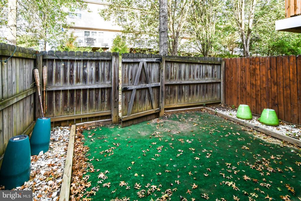 2702 BERRYWOOD LANE