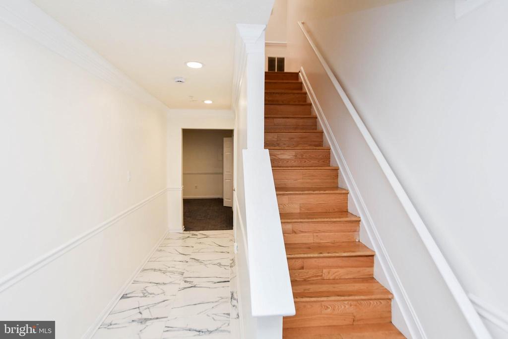 2702 BERRYWOOD LANE