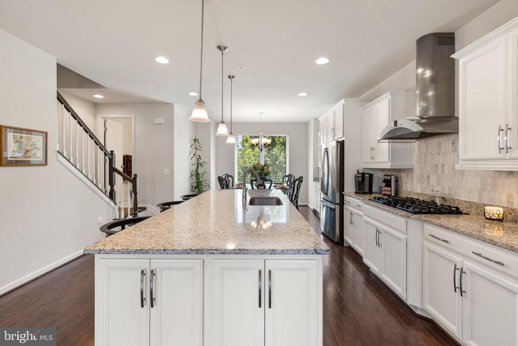 510 HARBORVIEW Unit: 364
