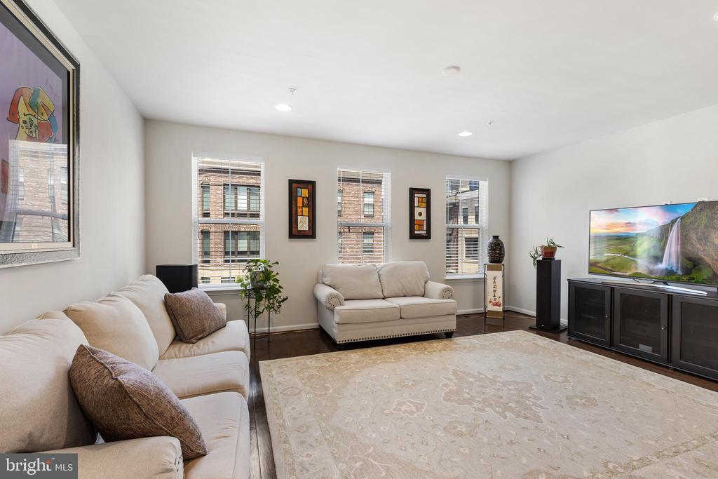 510 HARBORVIEW Unit: 364
