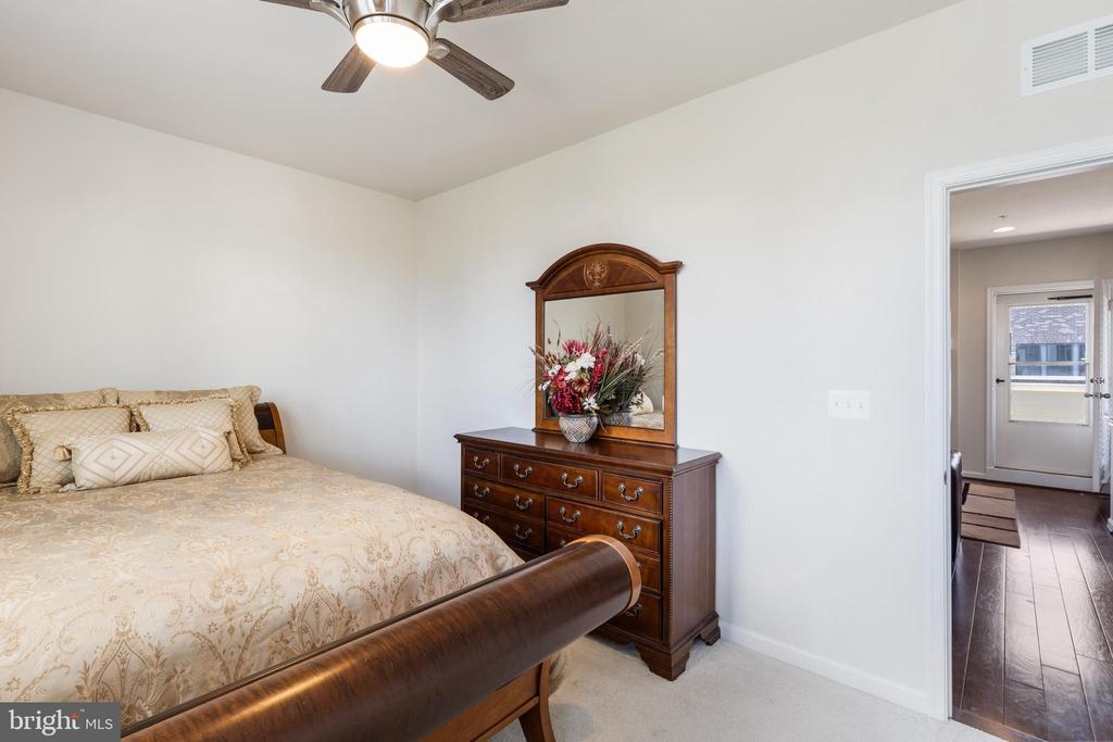 510 HARBORVIEW Unit: 364