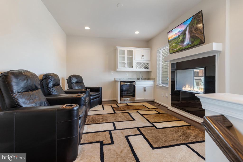510 HARBORVIEW Unit: 364