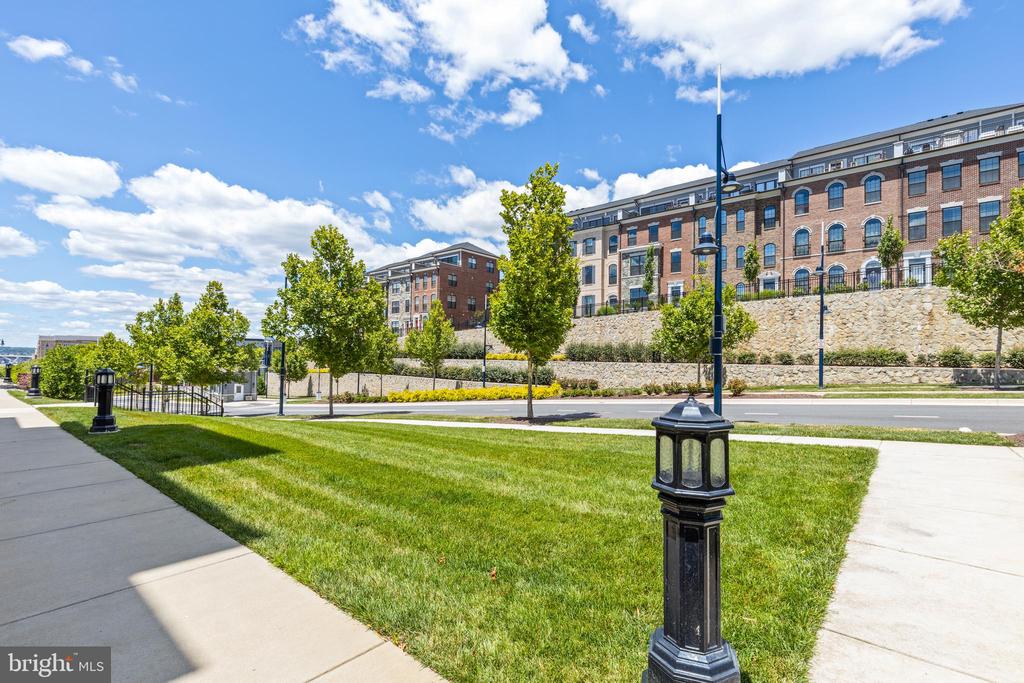 510 HARBORVIEW Unit: 364