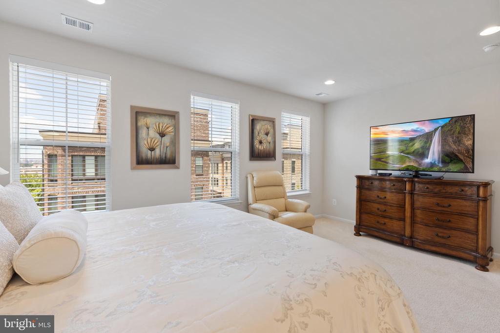 510 HARBORVIEW Unit: 364