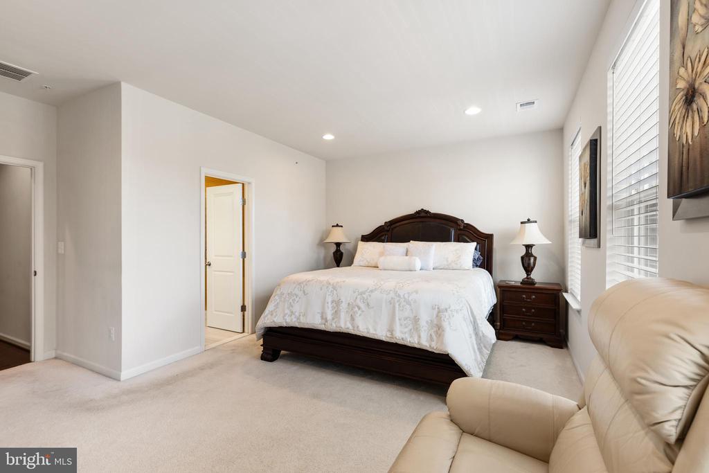 510 HARBORVIEW Unit: 364