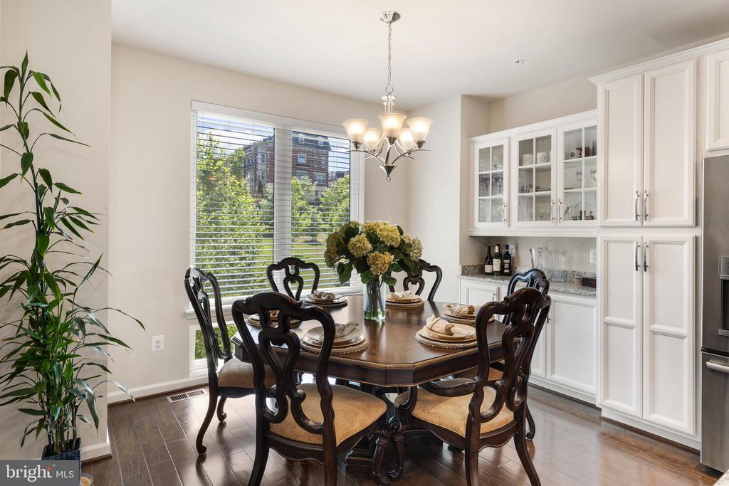 510 HARBORVIEW Unit: 364