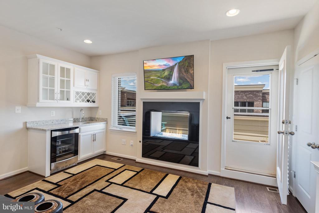 510 HARBORVIEW Unit: 364