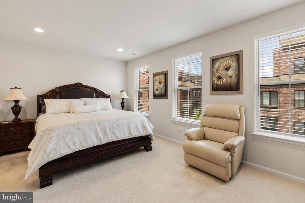 510 HARBORVIEW Unit: 364